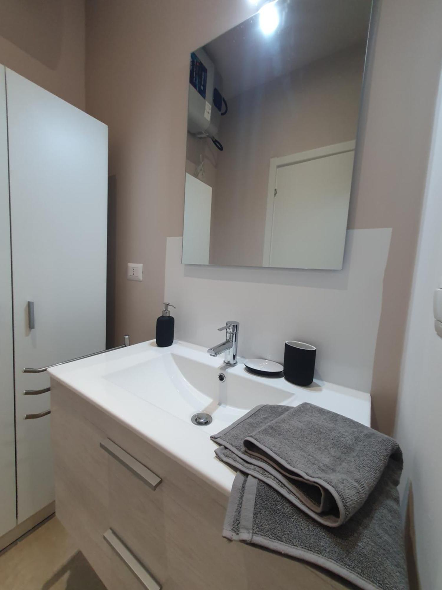 Gambara Metro Apartment Milano Milão Exterior foto